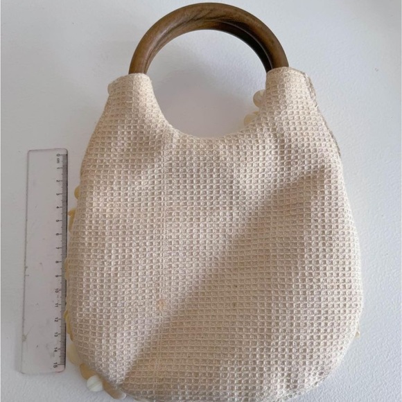 Sportsgirl UNDER THE SEA SHELL CLUTCH BAG - Picture 6 of 7